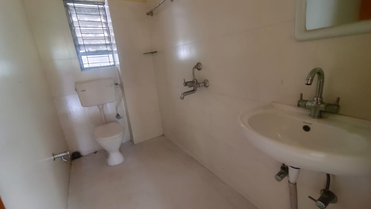 Unfurnished 3bhk in Guwahati Club, Guwahati, Assam, India for Rent